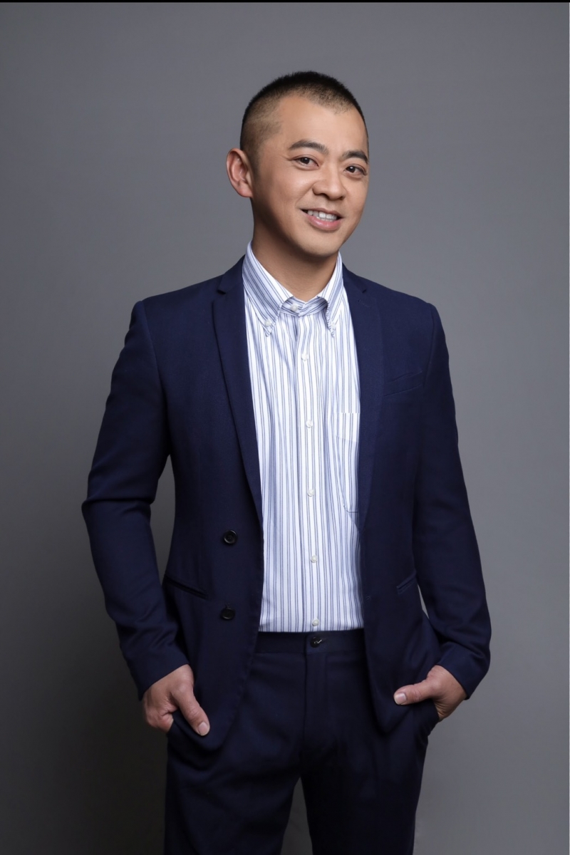 房仲 徐鈾鑫 照片