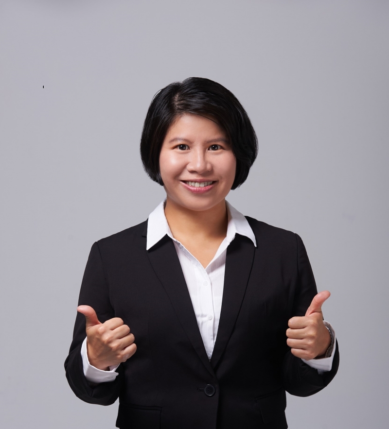 房仲 吳伊玲 照片