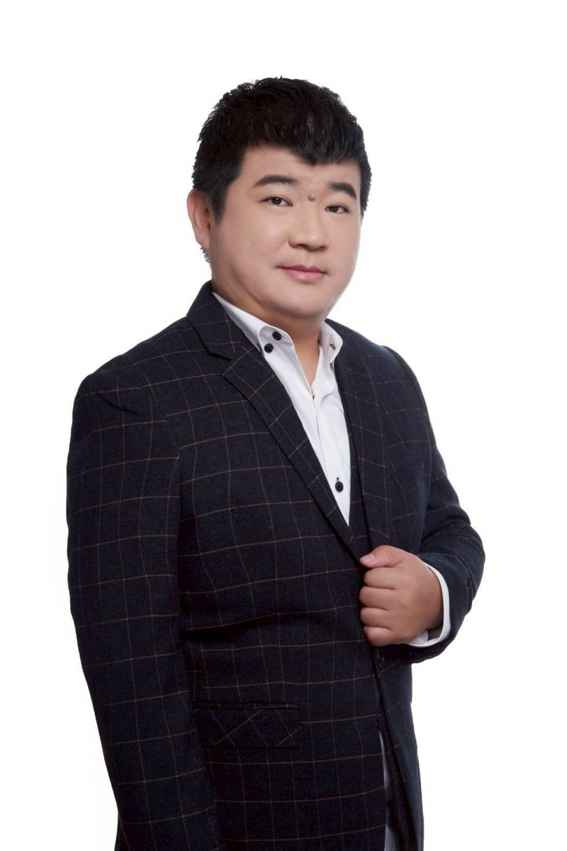 房仲 柯定承 照片