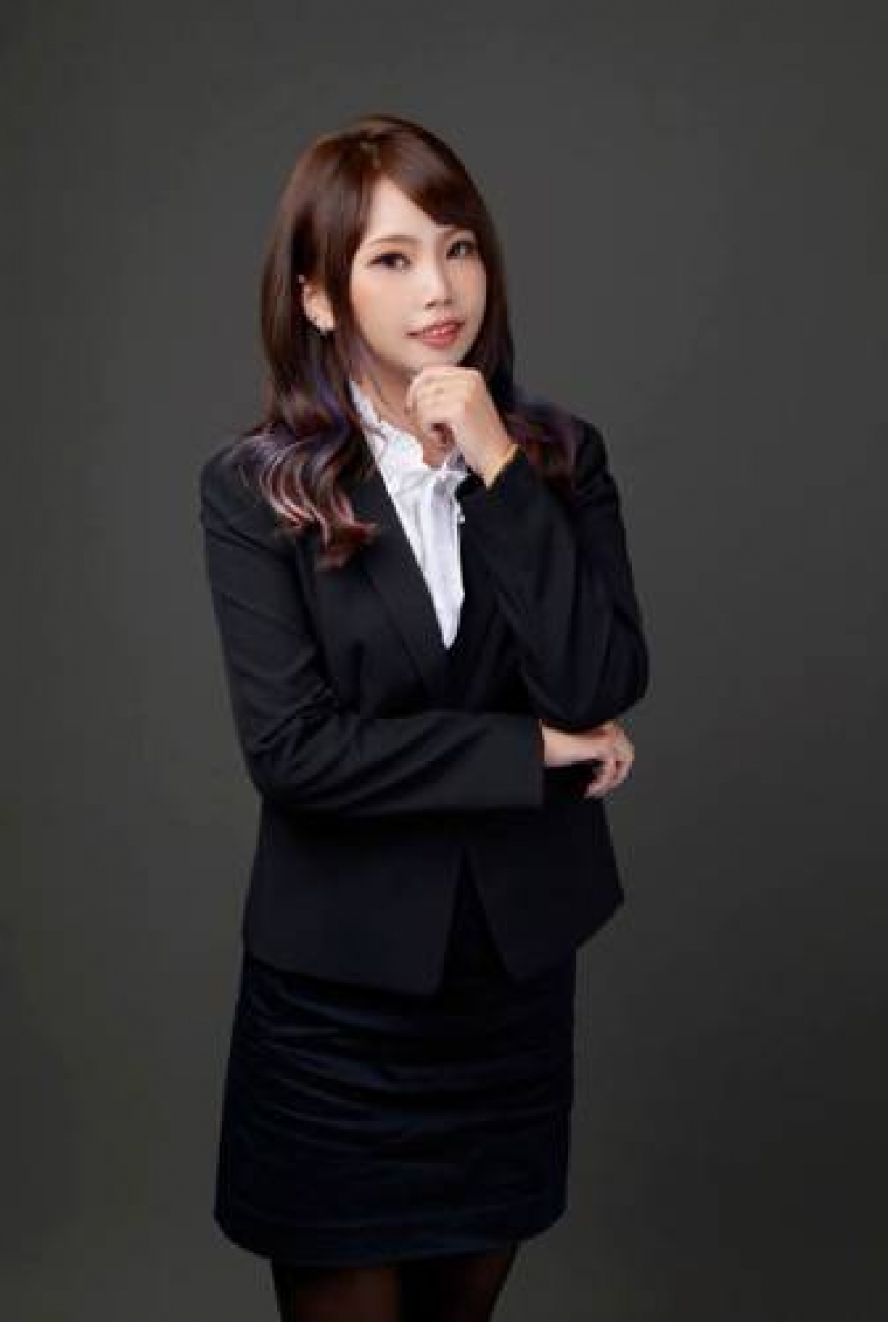 房仲 許媁晴 照片