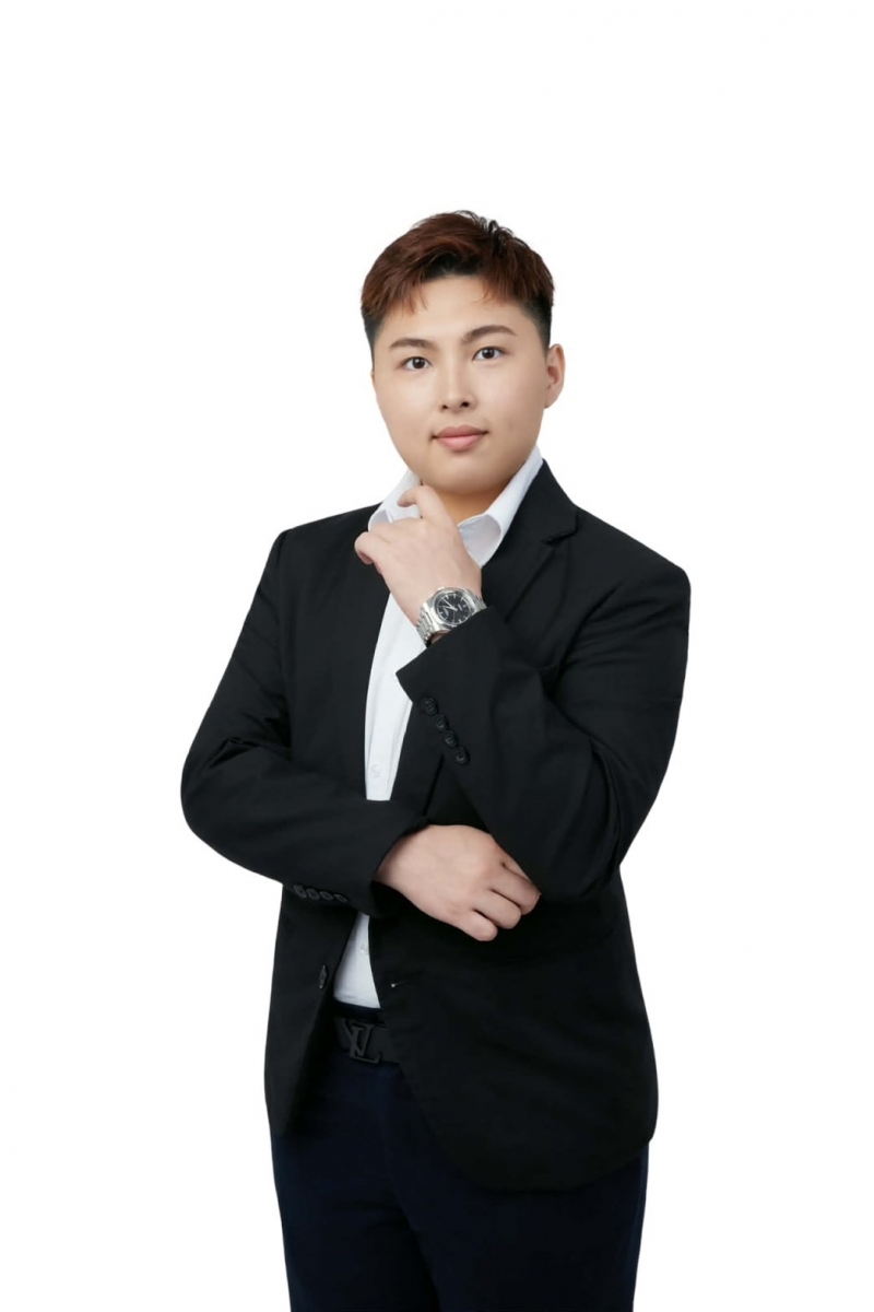房仲 簡秀儒 照片