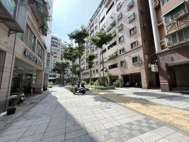 桃園站前尊爵大套房 照片 12