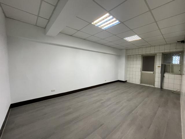 室內41坪|1+2樓臨路十米路燙金樓店|含車位 照片 6