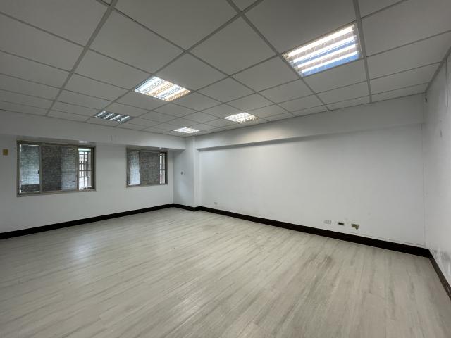 室內41坪|1+2樓臨路十米路燙金樓店|含車位 照片 9