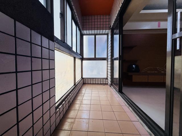 室內27坪|三房機下車位|前後陽台|低公設低單價 照片 4