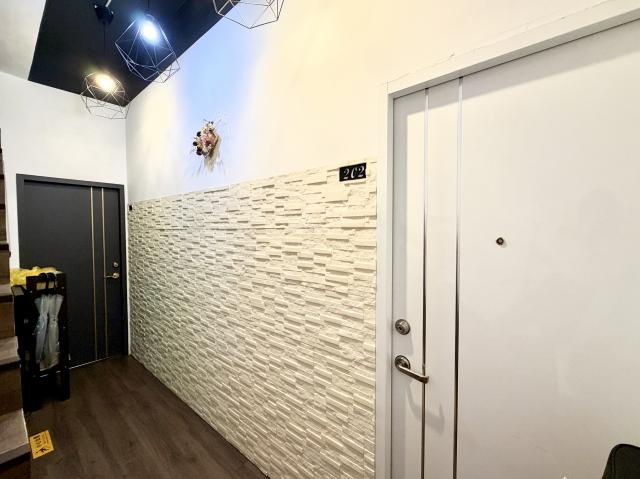 逢甲商圈黃金收租透店＋六套 ｜穩定滿租｜獨立出入口 照片 2