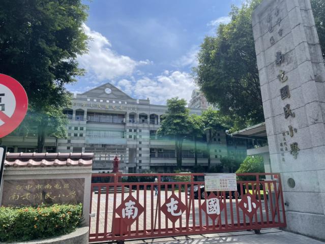 專任-南屯文心豐樂高CP值2+1房附休旅車位 照片 17