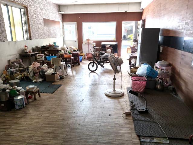 鳳山找房王軍旗 高雄車站三鐵共構 邊間大地坪金透店 照片 7