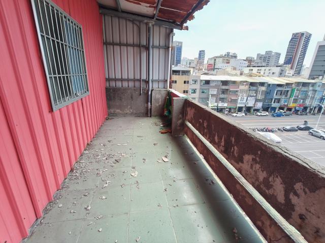 鳳山找房王軍旗 高雄車站三鐵共構 邊間大地坪金透店 照片 25