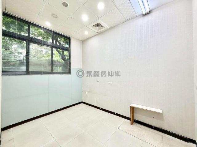七期南側世紀風華大面寬金店面 照片 18