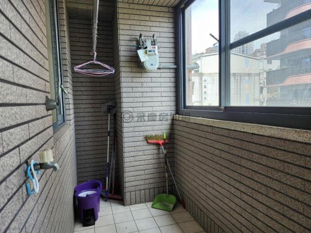 西屯惠來河岸旁眺望七期景觀赫里翁精裝視野大四房雙平車 照片 9