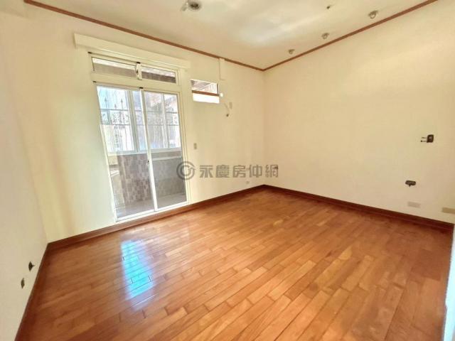 香榭麗舍北屯精華地段ㄧ層一戶景觀大五房雙平車 照片 13