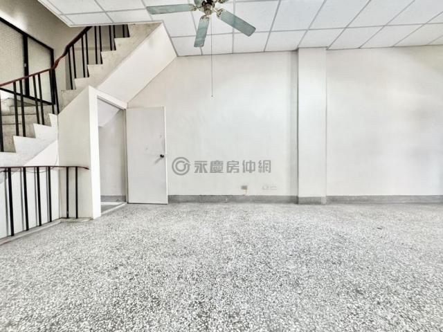五期南屯捷運站朝南10米臨路黃金透店透天 照片 2