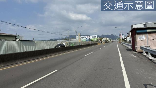 草屯中正路大面寬前後臨路農地附農舍 照片 1
