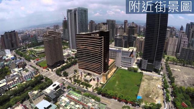 西屯台中華爾街【蘿曼蘿蘭】七期小高樓兩房平車 照片 8