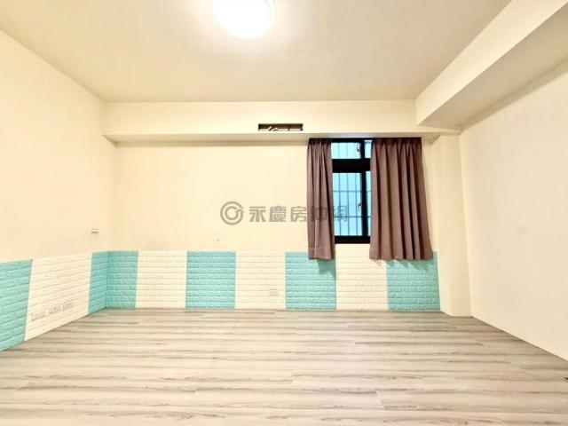 員林埔心車庫臨路別墅一卡皮箱即可入住 照片 13