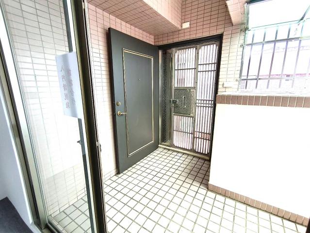 北高雄買賣達人 大道新城翻新高樓層景觀三房+平車 照片 2