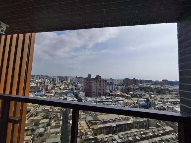 (專)瑞隆路地標頂樓15樓全新未住 高雄地產顧問 照片 15
