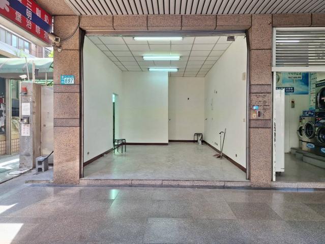 專約-中和中正路店面 照片 1