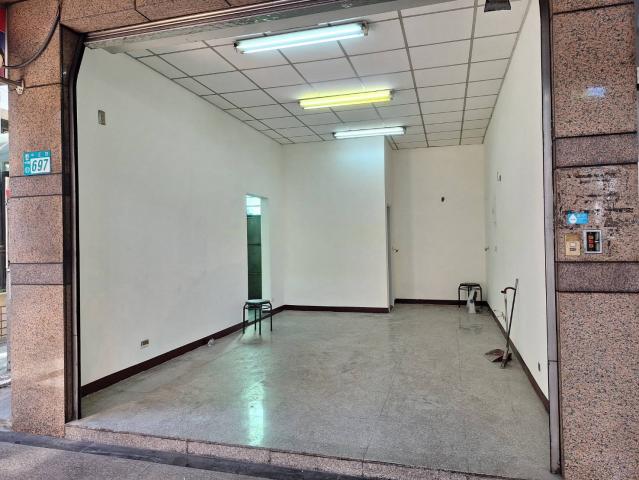 專約-中和中正路店面 照片 2