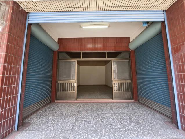 嘉義林森黃金大路邊73坪店住 照片 1
