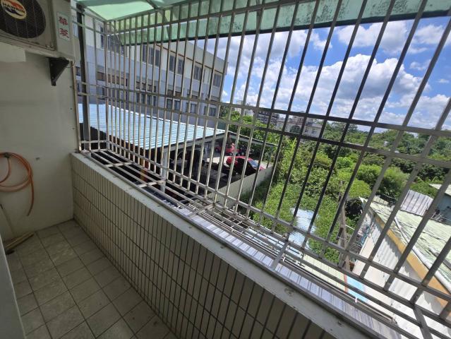 嘉義林森黃金大路邊73坪店住 照片 7