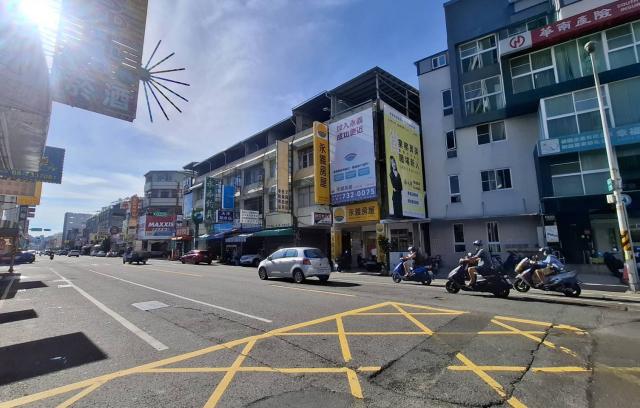 屏東高中廣東路上透天店面-24地坪 照片 11