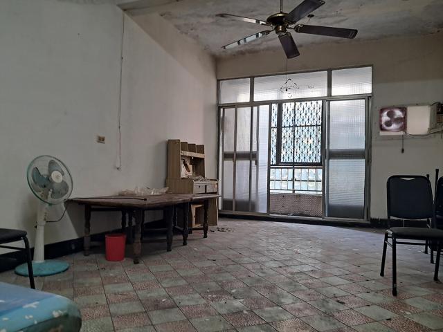 屏東高中廣東路上透天店面-24地坪 照片 7