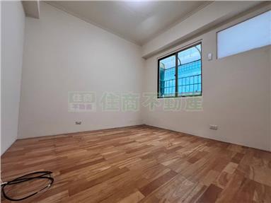 專約:美國華府崇道路全新整修4大房有車位 照片 14