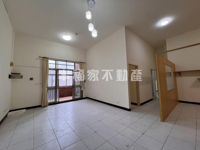 台南房屋土地|東區曼哈頓大四房+有租車位 照片 3