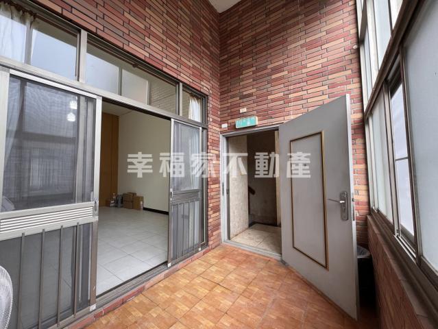 台南房屋土地|東區曼哈頓大四房+有租車位 照片 4