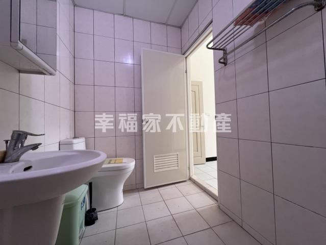 台南房屋土地|東區曼哈頓大四房+有租車位 照片 13