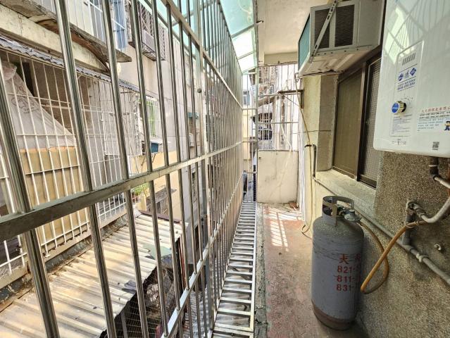 小港平和商圈低總價公寓三樓 照片 9