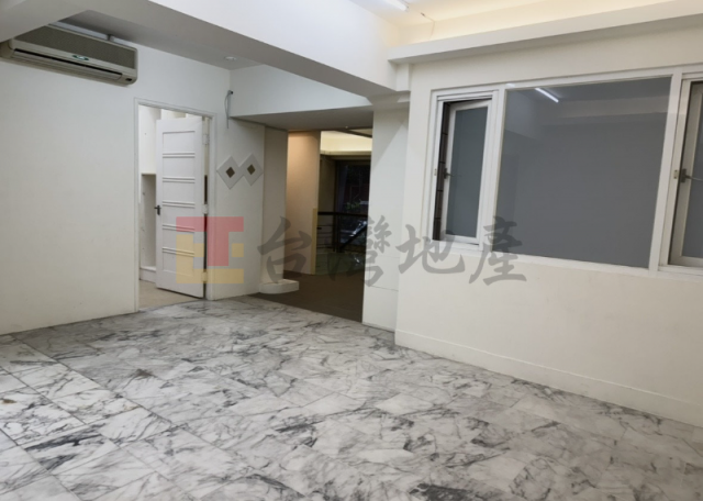 台北房仲女王 瑞安雅仕一樓+地下室店辦住 照片 3