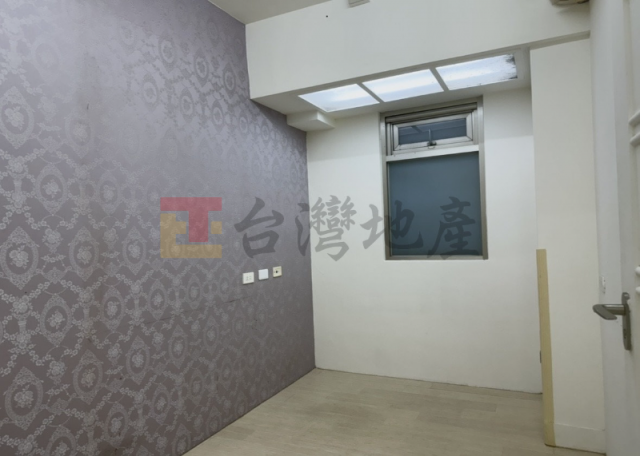 台北房仲女王 瑞安雅仕一樓+地下室店辦住 照片 9