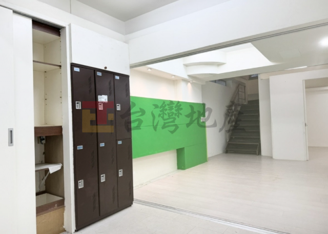 台北房仲女王 瑞安雅仕一樓+地下室店辦住 照片 5