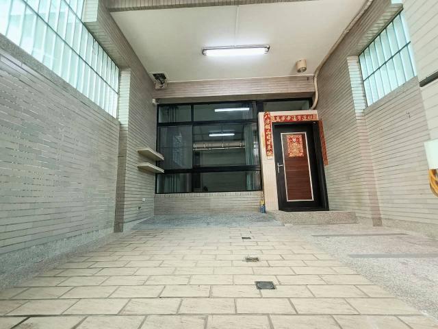 永康戶政四樓透天傳統車墅(屋齡:22年) 照片 2