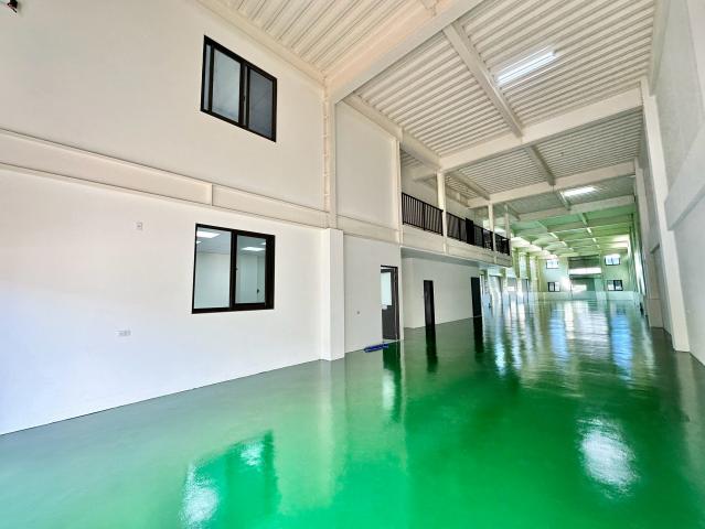 台中房仲一姐 全新RC鋼構乙工可三照電梯廠房 照片 2