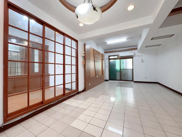 ⚠️專簽⚠️近四維捷運站|室內30坪|採光三房 照片 6