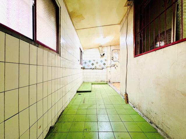 大里十九甲|臨7米活路4房孝親透天 照片 4