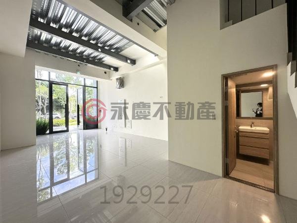 國泰美禾公園首排挑高7.2米樓店+平車 照片 1