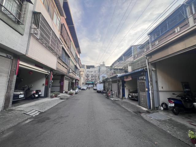 大里透天店面 大里大地坪車庫美別墅 照片 18