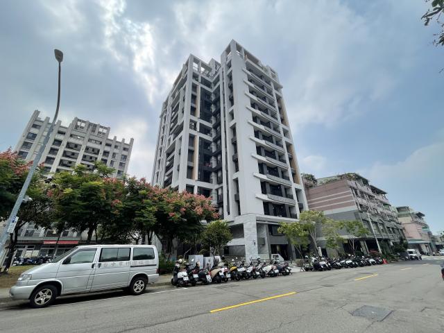 台中南區房價 敘建築|2房+車位|邊間寬闊視野|四件套衛浴 照片 16