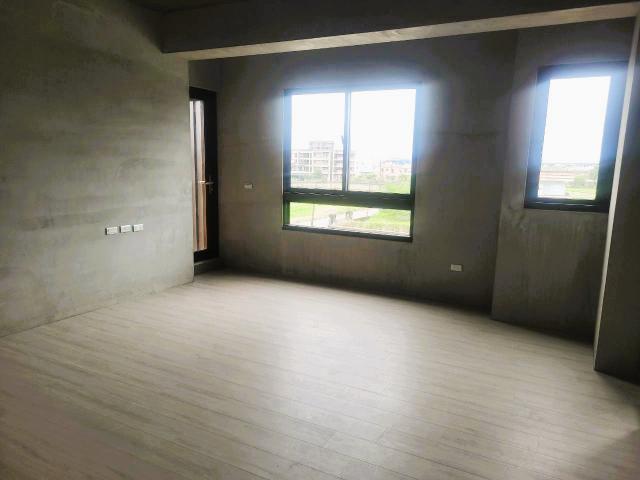 宜蘭購屋小巢 | 近羅東後站雙面路全新電梯農舍 照片 5
