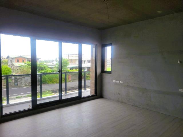 宜蘭購屋小巢 | 近羅東後站雙面路全新電梯農舍 照片 10