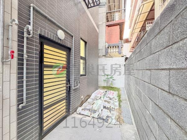 三峽社區推薦 府中挑高低總價店面 照片 6