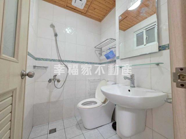 台南買房首選⚠️【近林森車站輕屋齡稀有金店住】✅台南房仲老妹✅ 照片 5