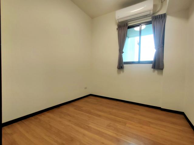 屋主誠意降價！幸福森林精裝三房浴開窗，附B1柱邊平車、拎包住 照片 4