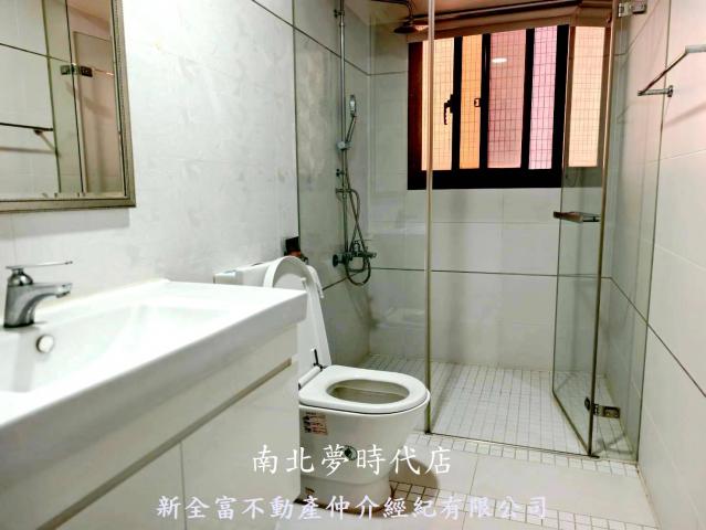 大台南房仲王 專★南紡京城鳳凰高樓3房大平車 照片 11