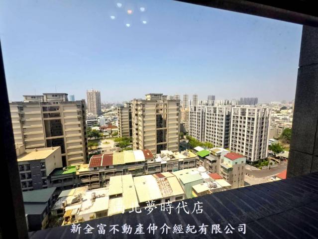 大台南房仲王 專★南紡京城鳳凰高樓3房大平車 照片 13
